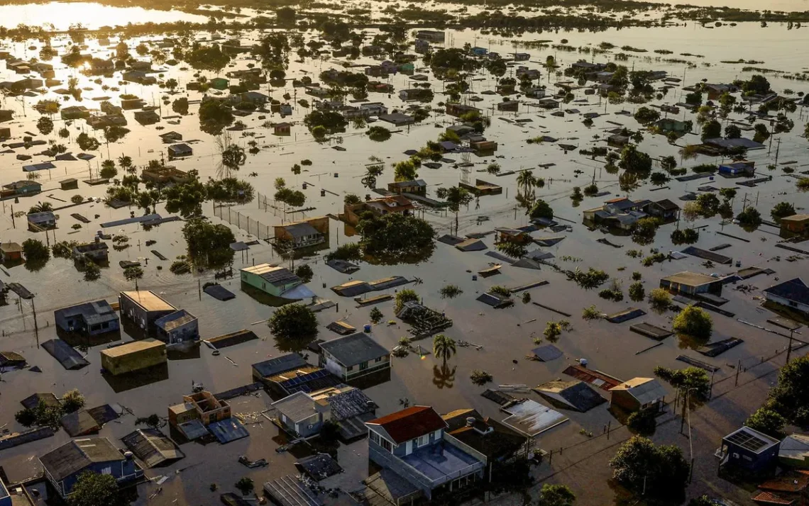 inundado, inundações, alagado, prejuízo