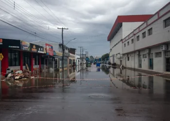 fortes chuvas, inundações;