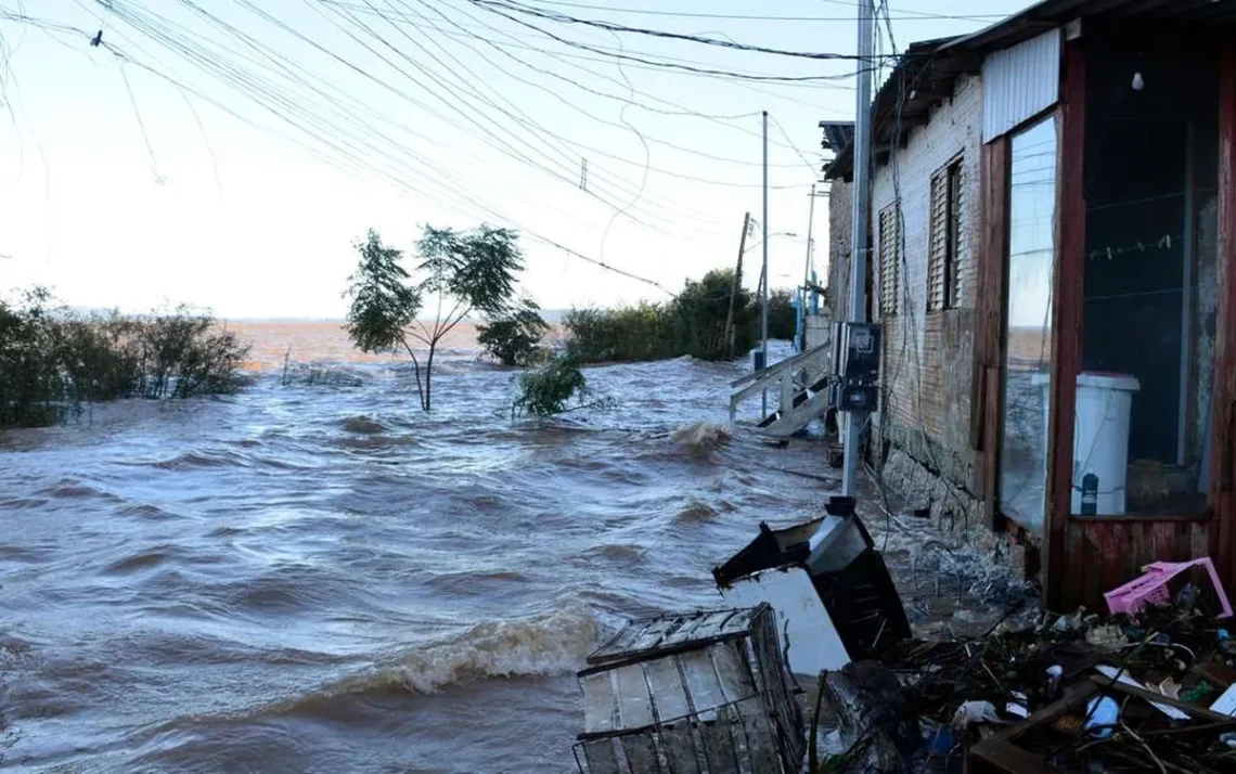 obitos, desaparecidos, inundação, chuvas, tempestades, Rio Grande do Sul, estado do Rio Grande do Sul, Guaíba, lago;