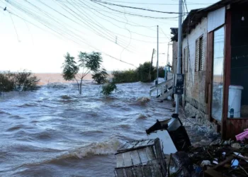 obitos, desaparecidos, inundação, chuvas, tempestades, Rio Grande do Sul, estado do Rio Grande do Sul, Guaíba, lago;