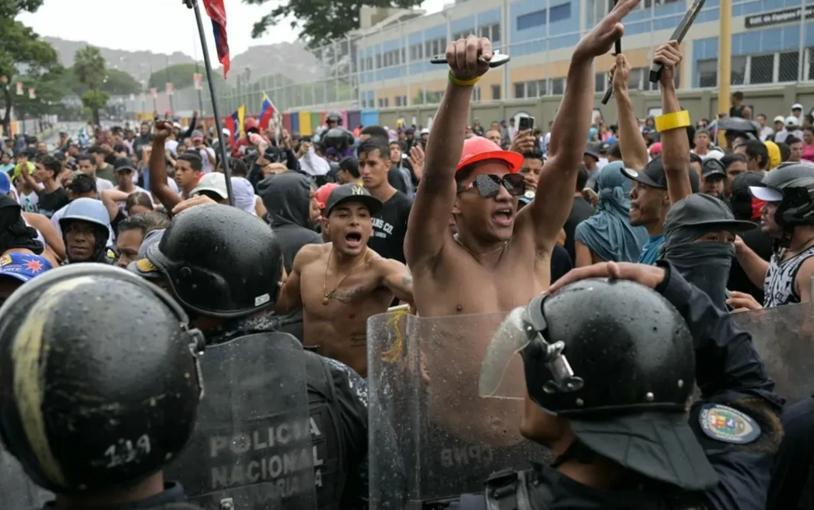 manifestação, manifestantes, contrários;